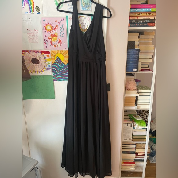 Lulu’s black gown dress - Picture 4 of 4